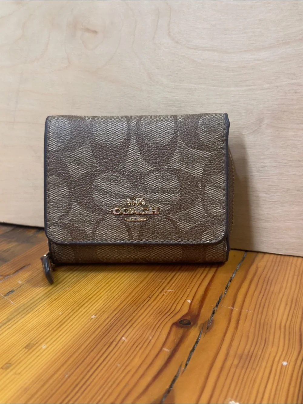 Coach compact card